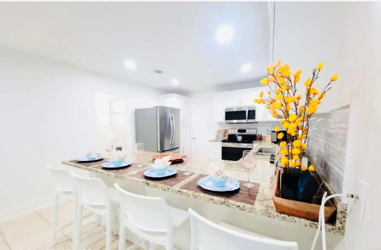 Ferienhaus Stunning 4Bd Jacuzzi - 4 Min To Beach Panama City Panama Stadt USA